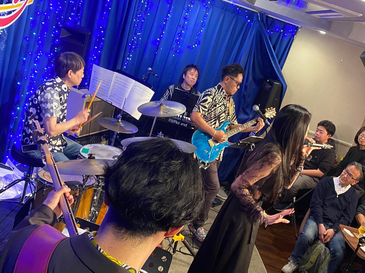 Brocantofficial's tweet photo. 皆さん、おはようございます☀
先日、2度目の【運天那美with TTBoyz】ワンマンライブ無事に終わりました〜🎵

沢山のお客様に来て頂きとても嬉しかったです😊

次回は8/8〜！
夏祭りイベントを企画してます🍺
また詳細が決まったらご連絡します🙇🏻‍♀️

#運天那美 #ttboyz  #五反田rocky https://t.co/qG073v7CkU