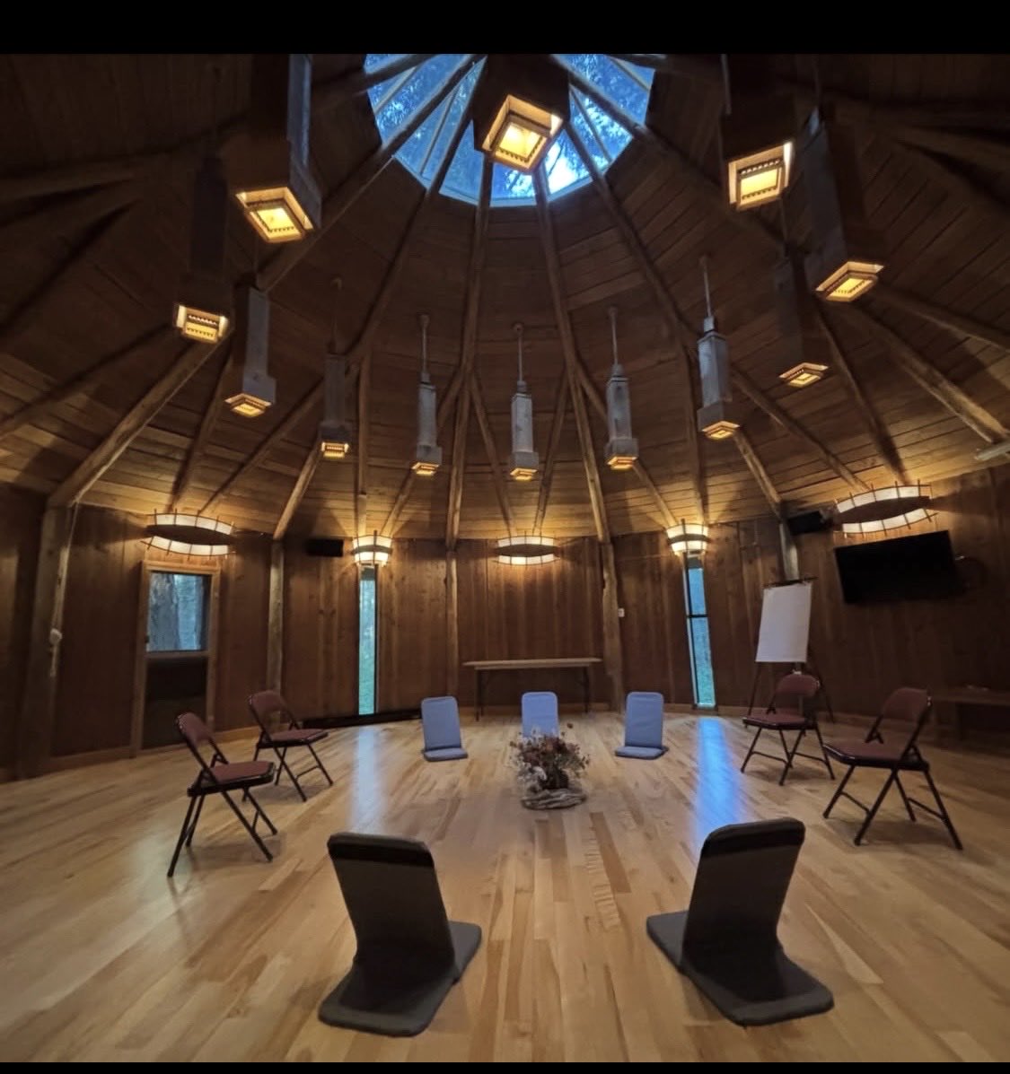 abramsonsingers's tweet photo. Songwriting workshop coming up in August, registration is now open :) https://t.co/Vrpai926lT