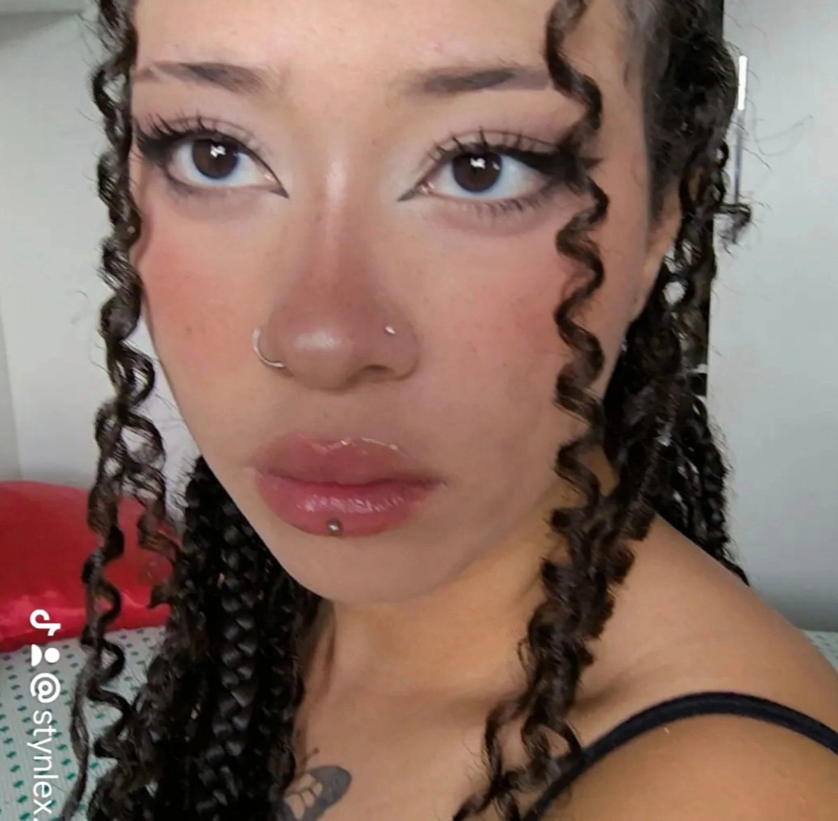 saky • star ᵛᵃⁱ ᵛᵉʳ ᵒ ᵇᵗˢ🎧 tweet media