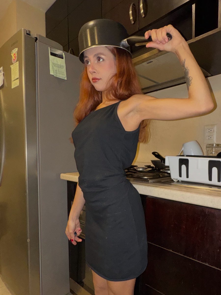 pinky.pupa tweet media