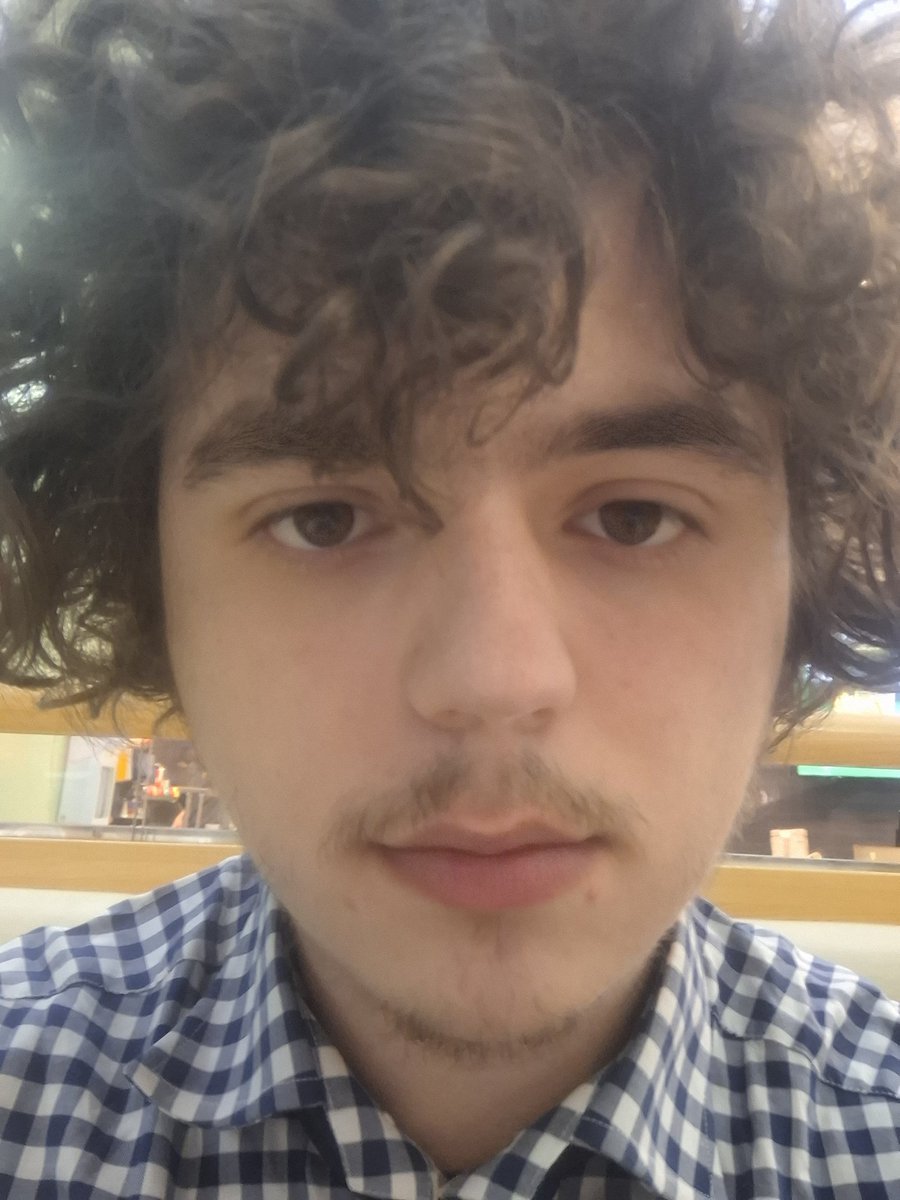 mocarz trzeci wielki tweet media