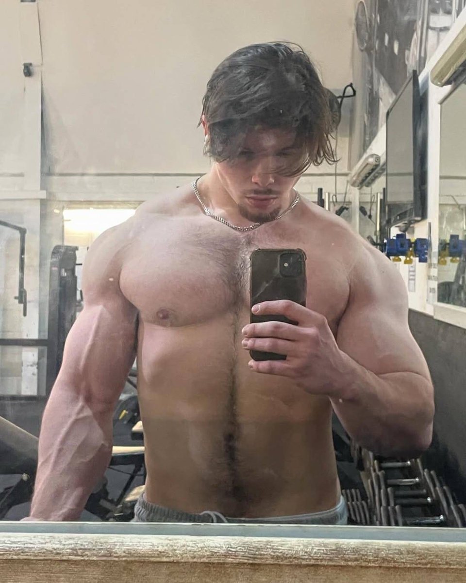 ᴀᴅᴏʀᴀᴅᴏʀ ᴅᴇ ᴍᴀᴄʜᴏ 🙏🏻 tweet media