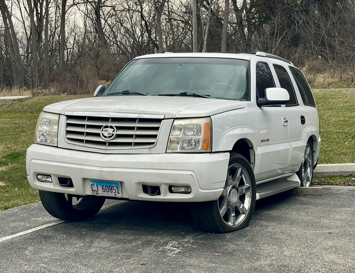 Car_Guy_Tom's tweet image. White Cadillac Sunday Special! Four white Caddies! #CarSpotter #White #Escalade #EscaladeEXT #Seville