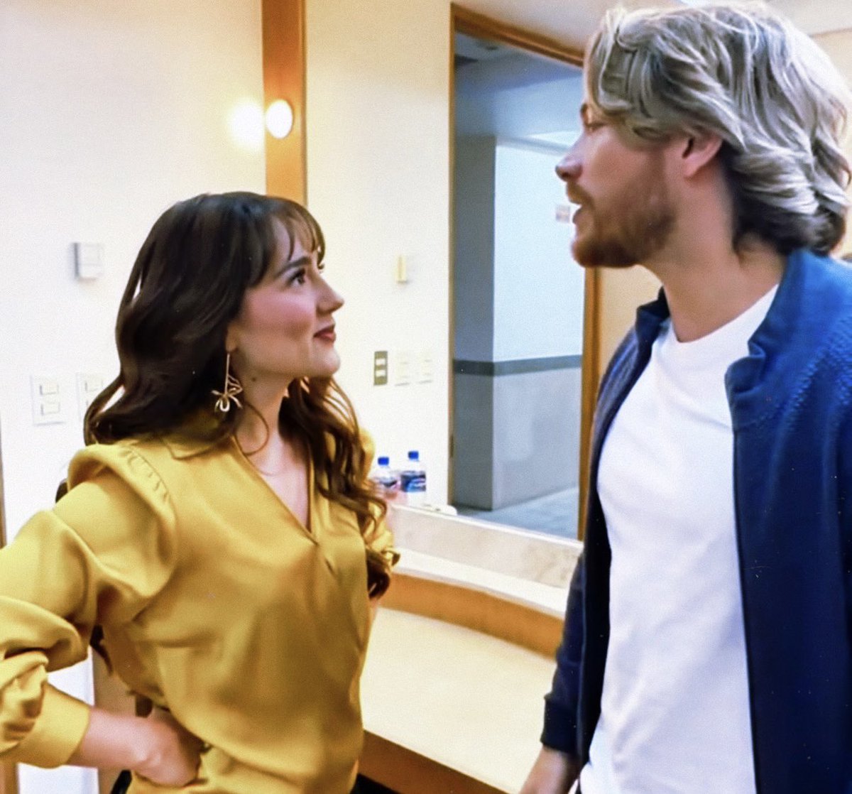 Ella lo acompañó en su primer pelea y él la acompañará en su primer concierto 🥹❤️

LO MUCHO QUE SE APOYAN Y SE QUIEREN, BYEEEEEE