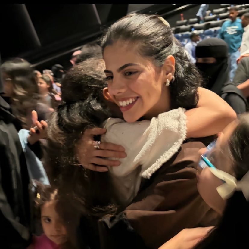 مـيُـود tweet media