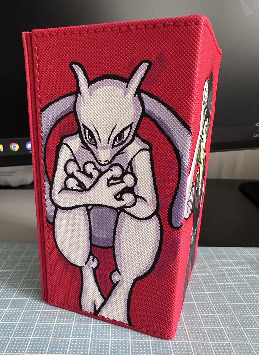 aaron 🦇 tweet media