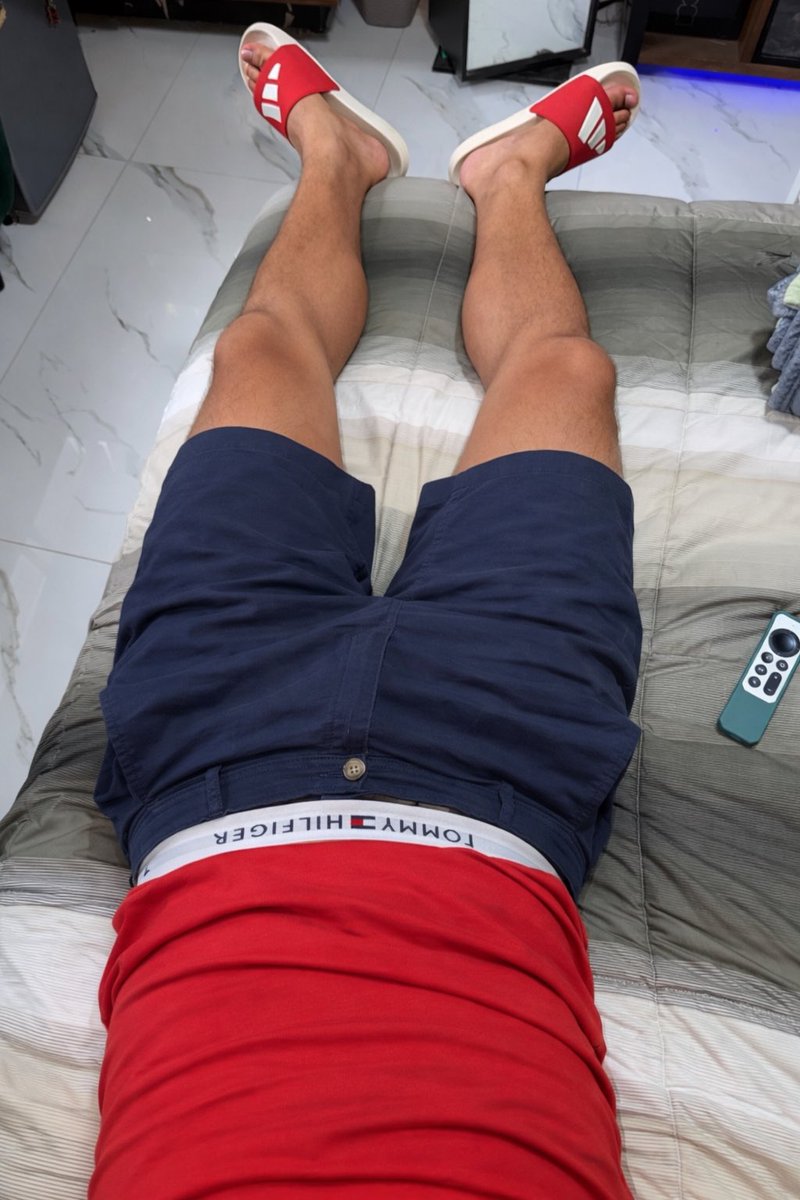 BetoFeet91X's tweet photo. #domingodeexhibición  🫰🏼🍀🥵
Descansando en casa como debe D’ https://t.co/iyBXXcW3Yw