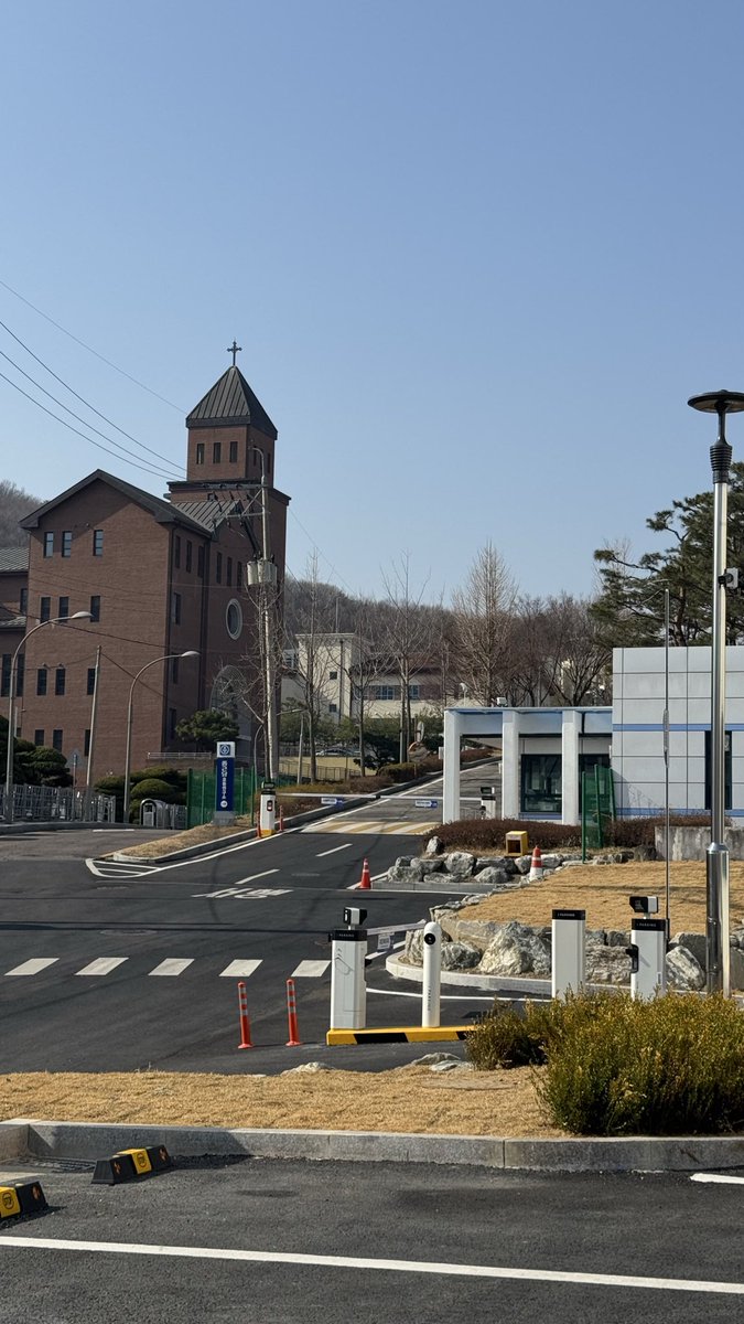 생각이읍습니다 tweet media