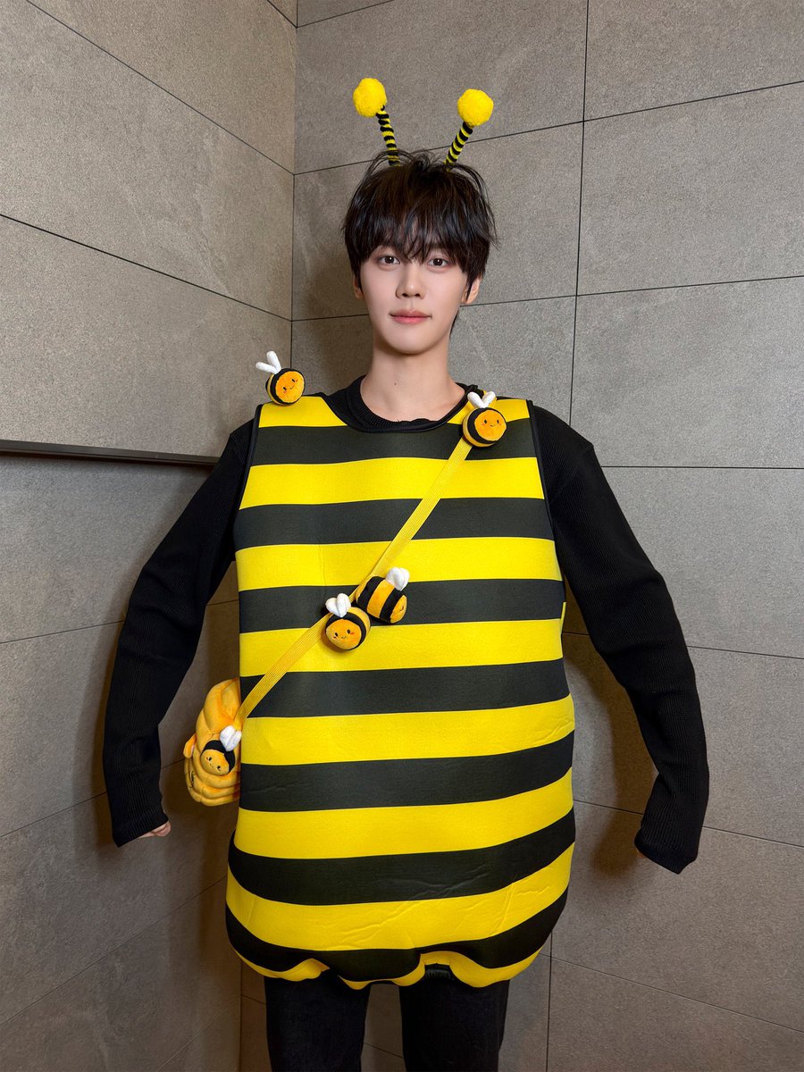 AND2BLE GYUVIN 앤더블 규빈 tweet media