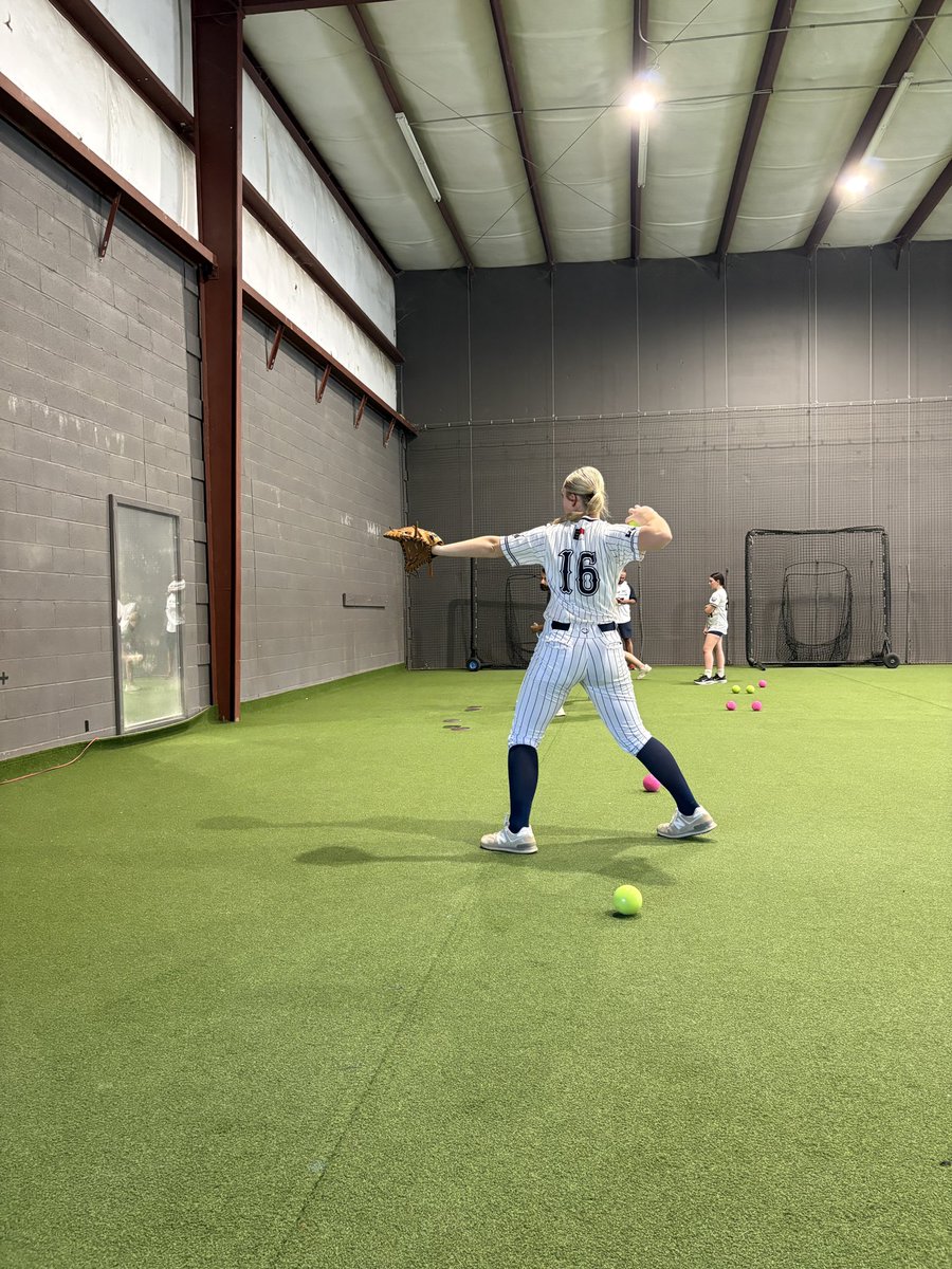 CarterBarham16's tweet image. Big thank you to High Level Throwing ⚡️ and Team North Carolina Softball 🥎 for the opportunity to learn from Austin Wasserman. Top-tier instruction and an awesome experience all around!
 #teamnchamby #evoshield #PrestigeClub #softball #fastpitch #TeamNC #highlevelthrowing #elite