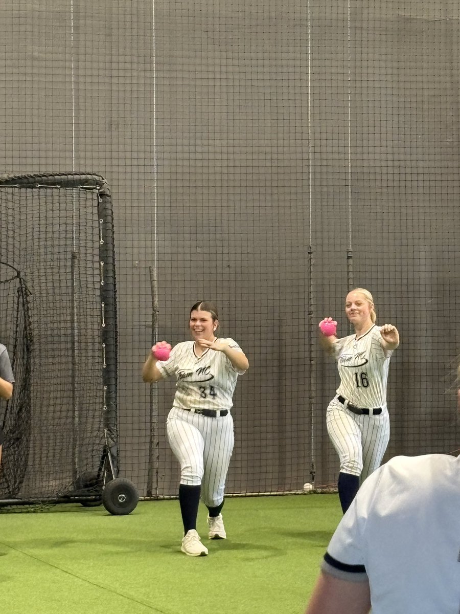 CarterBarham16's tweet image. Big thank you to High Level Throwing ⚡️ and Team North Carolina Softball 🥎 for the opportunity to learn from Austin Wasserman. Top-tier instruction and an awesome experience all around!
 #teamnchamby #evoshield #PrestigeClub #softball #fastpitch #TeamNC #highlevelthrowing #elite
