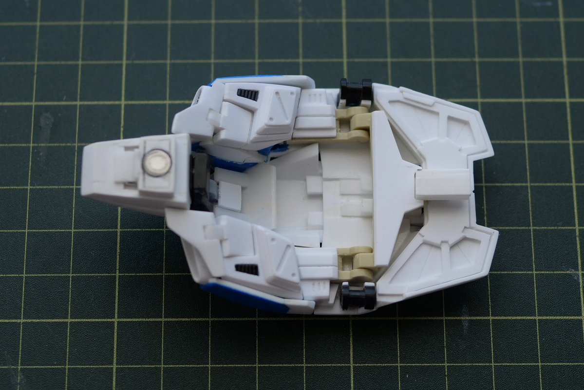 minimal k wine tweet media