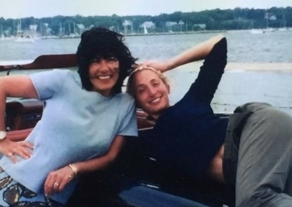 ًcaroline tweet media