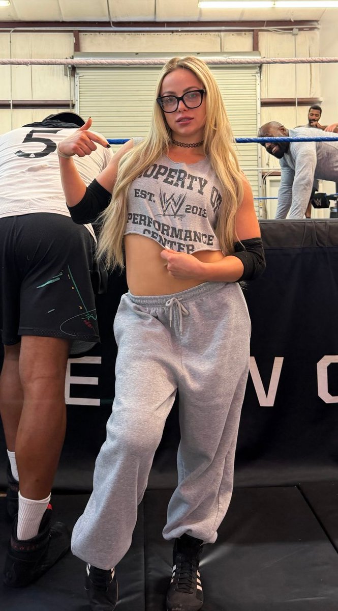 Hot Female Wrestlers tweet media