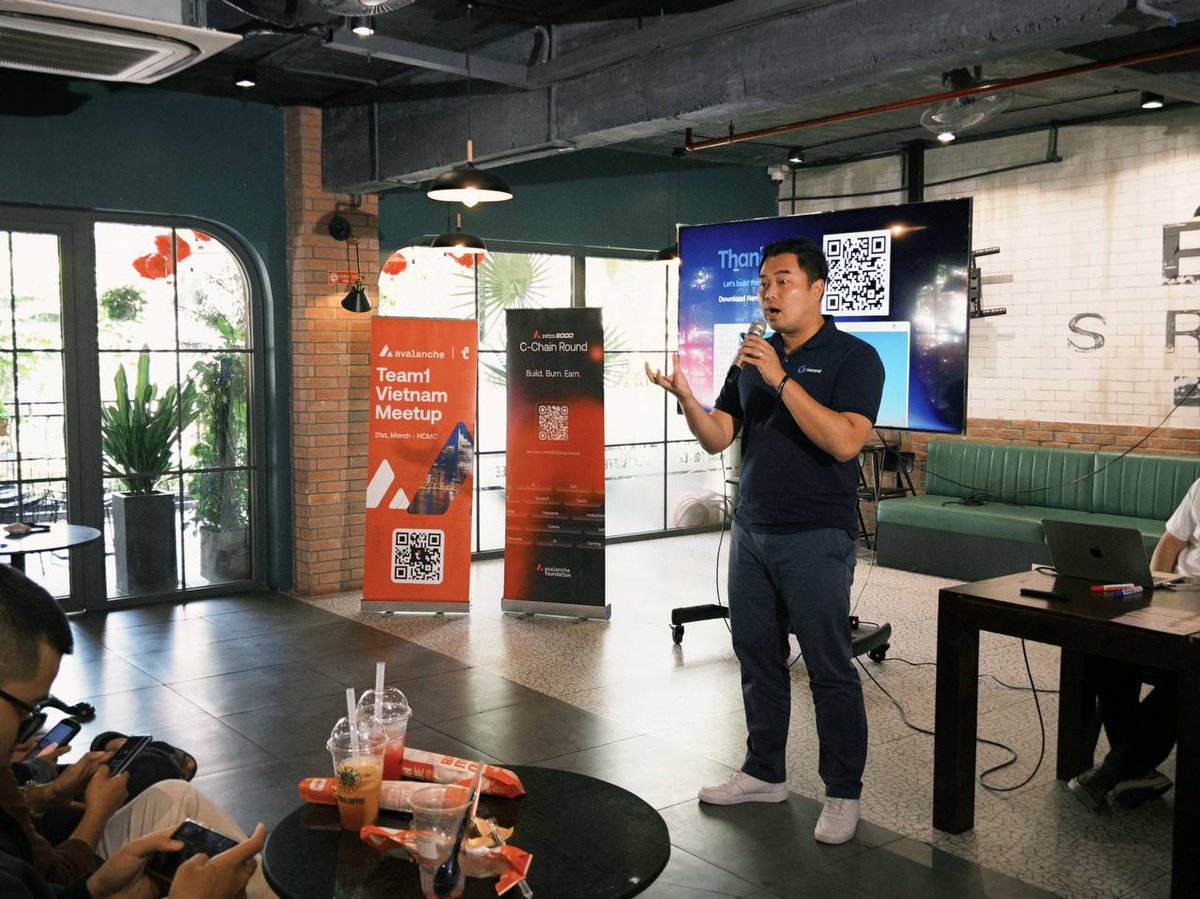 HerondBrowser's tweet photo. Last week, we had the incredible opportunity to connect with the @Team1VN  community! 🔺

Our team shared the stage to discuss a pivotal shift in the ecosystem: the move from static browsing to Agentic Web3 Browsers. We dove deep into why we are building a browser that doesn't just display data, but actively assists users in navigating the decentralized world.

From our core vision to the technical future of Web3 interaction, the energy from the @avax builders was inspiring. Thank you for having us! The future of browsing is agentic. 🌐🚀