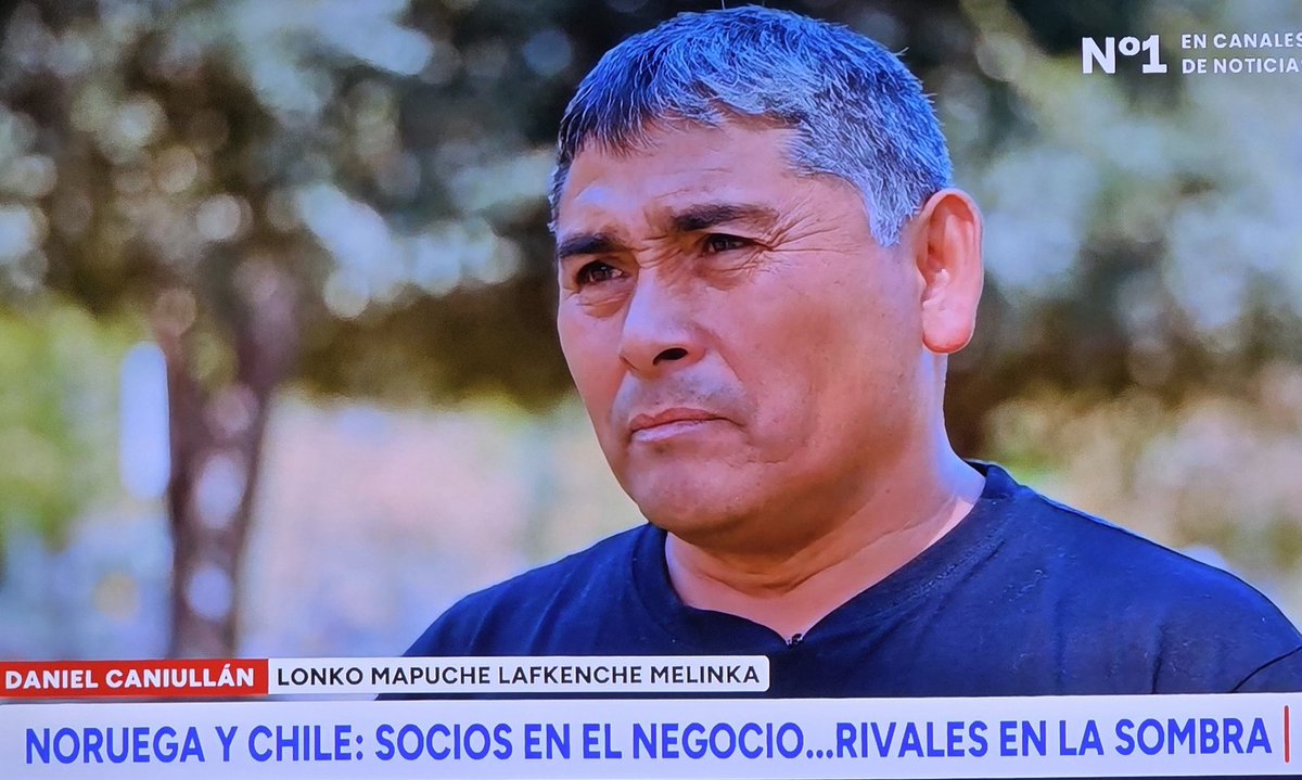 🇨🇱 | BOMBAZO: Reportaje de TVN deja al descubierto que el gobierno de Noruega le paga más de $500 millones al año a indígenas Lafkenches para que paralicen y reclamen terrenos para frenar la producción de salmón chileno. Noruega lo reconoció. Inaceptable. Atención <a href="/Contraloriacl/">Contraloría</a>