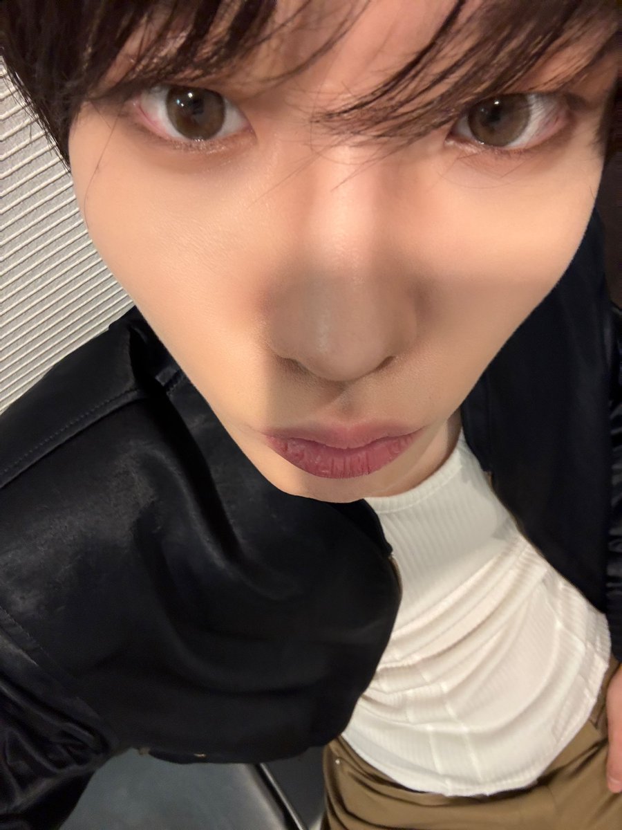 THX🖤✌️

#TNX 
#오성준 #SUNGJUN