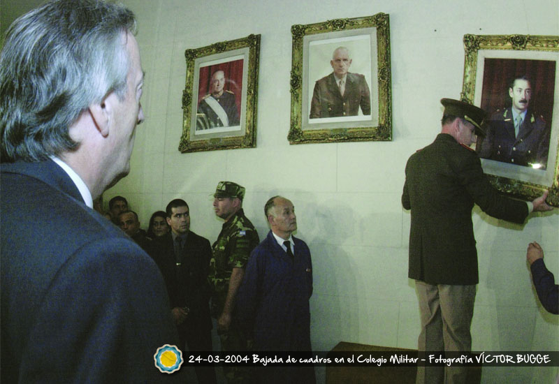 No banco las comparaciones y me gusta valorar cualquier gesto humano. Pero leo mucho ignorante que parece no recordar (o no querer recordar) que antes de bajar un cuadro tuvo que realizarse un juicio y ganarse la elección más importante de la historia argentina. Nunca más.