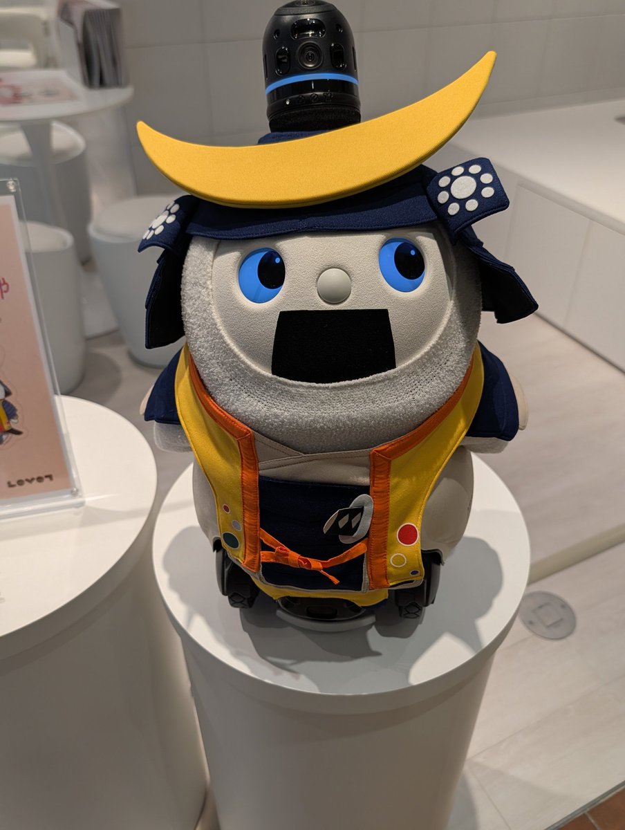 こーん@Lovot tweet media