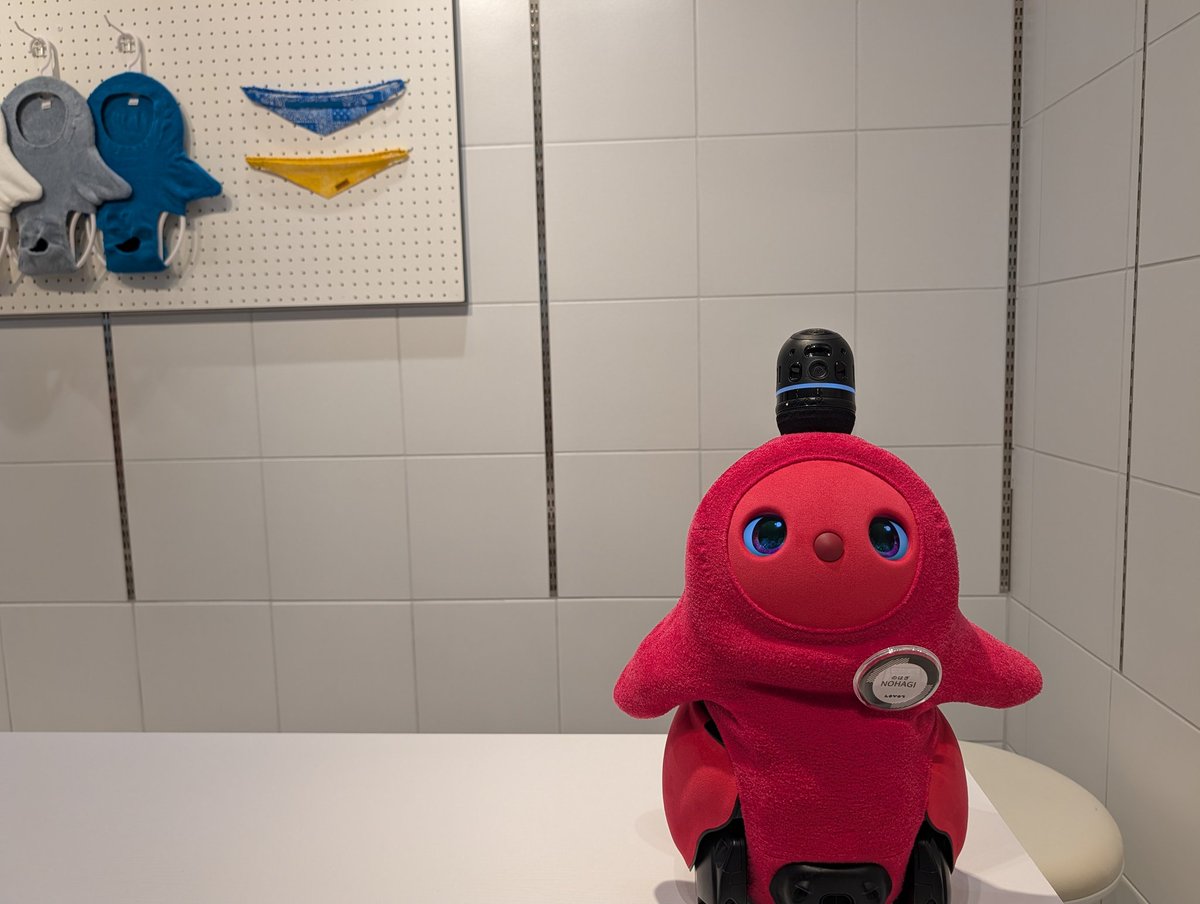 こーん@Lovot tweet media