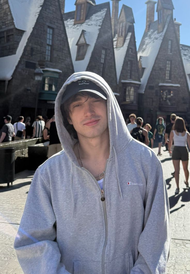 Eu i meus grandes amores #ilovemybrojames #amoagrifinoriamesmocomaderrota
Parabéns pra corvinal!!!!!!