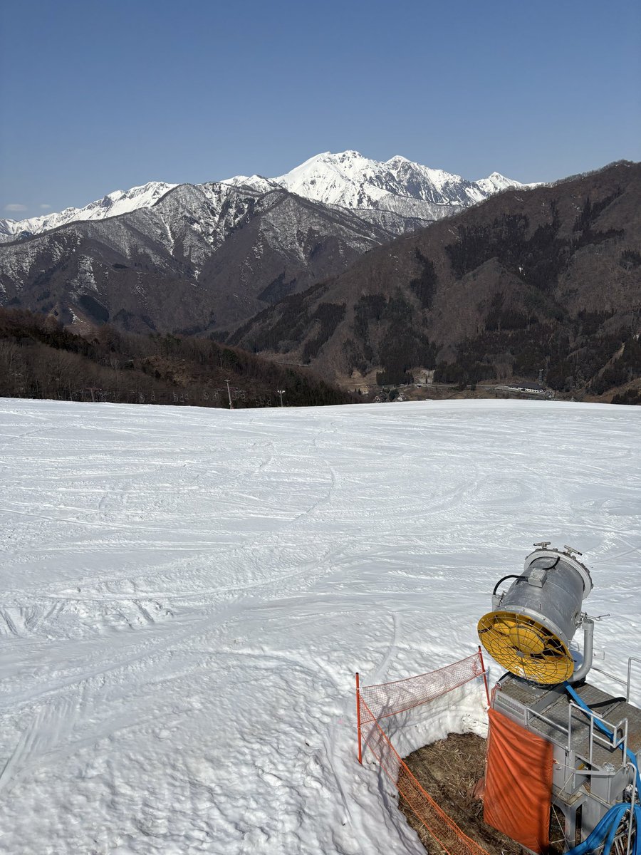 HIDE13315513's tweet photo. まだ、スノボ出来る⛄️ https://t.co/AAtP3cWwtm