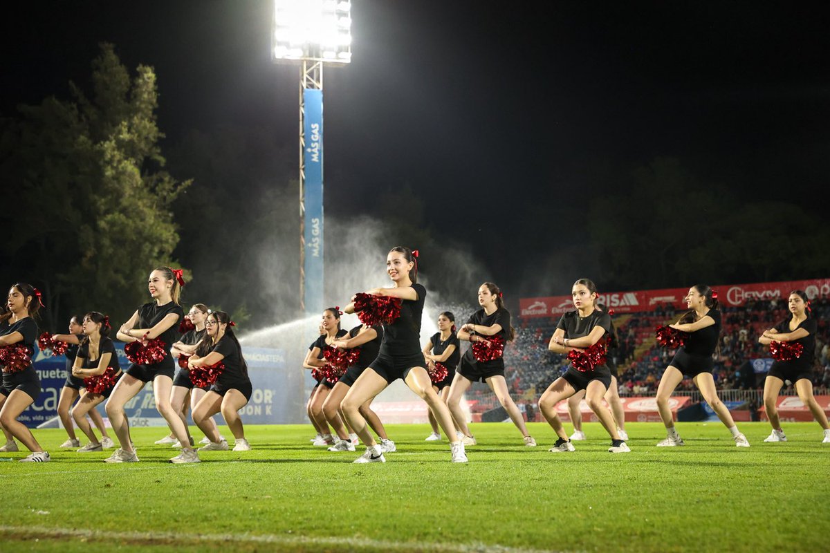 Que buen ambiente se vivió al medio tiempo con el grupo de animación de la Prepa Tepa 🙌🏻

Baile, música y el ánimo a tope desde el inicio hasta el final 🎉🥹
