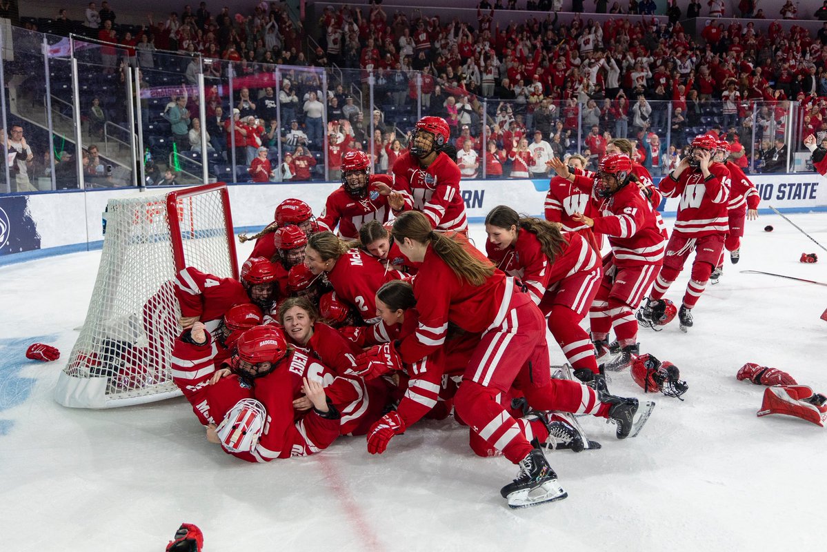 Wisconsin Hockey tweet media