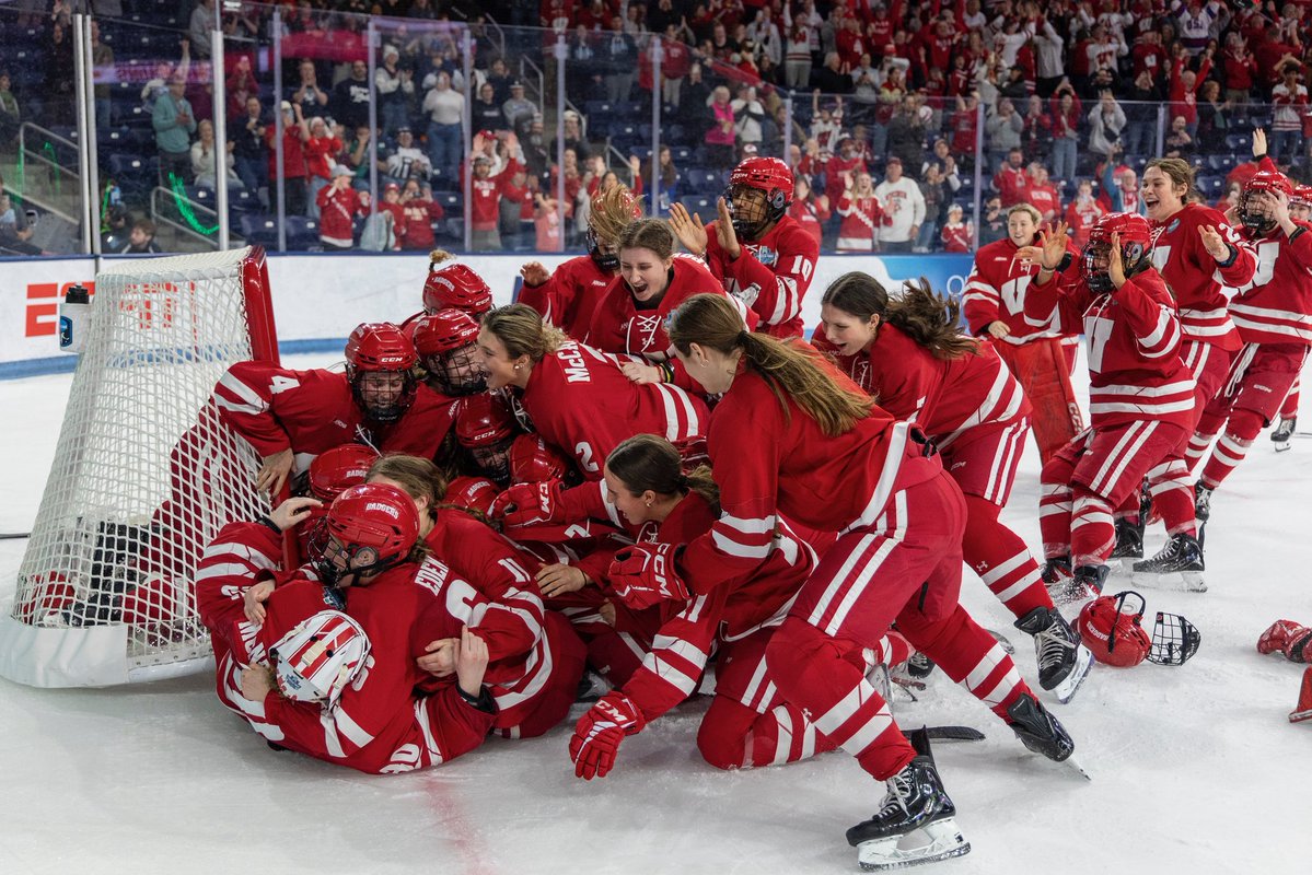 Wisconsin Hockey tweet media