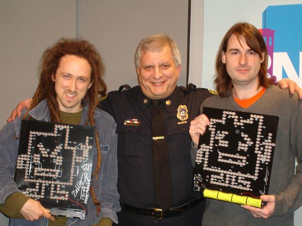 Sean Stevens ha fallecido a los 47 años a causa de cáncer.

Fue uno de los responsables en crear la campaña publicitaria para Aqua Teen Hunger Force Colon Movie Film for Theaters, que derivó en el recordado escándalo de las supuestas “bombas” en Boston en 2007.