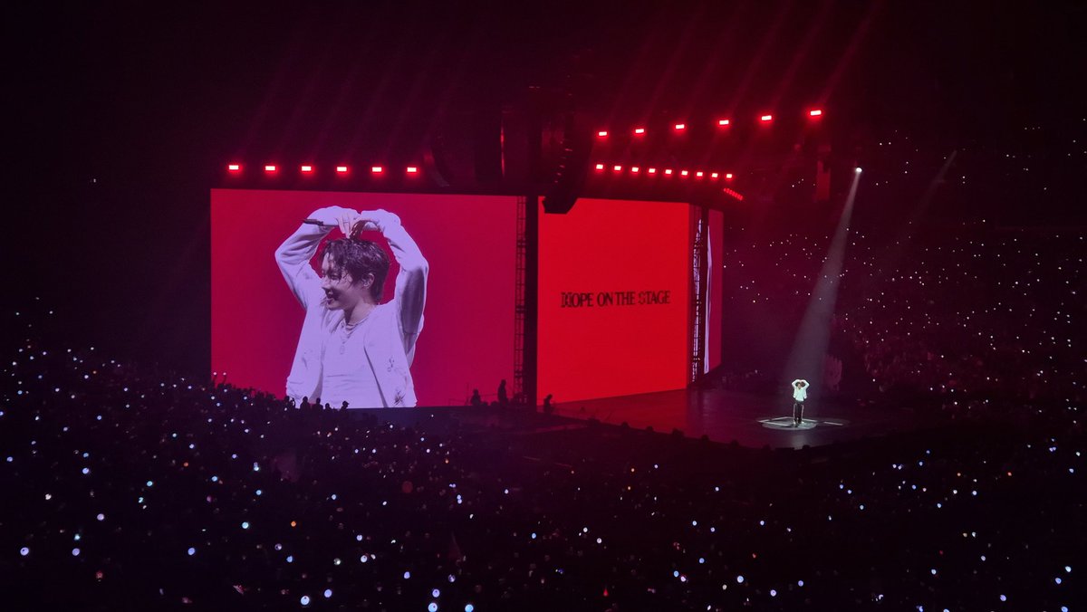 pau aus | BUSCA BOLETOS 😭 tweet media