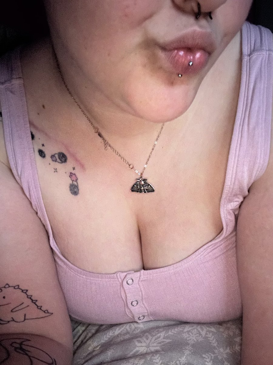 renearose23's tweet photo. Hiii💖🥰
#boobs #dom #mommy #milf #nsfw #fat #fatgirlfriday #tattoos https://t.co/fYPTa64qJt