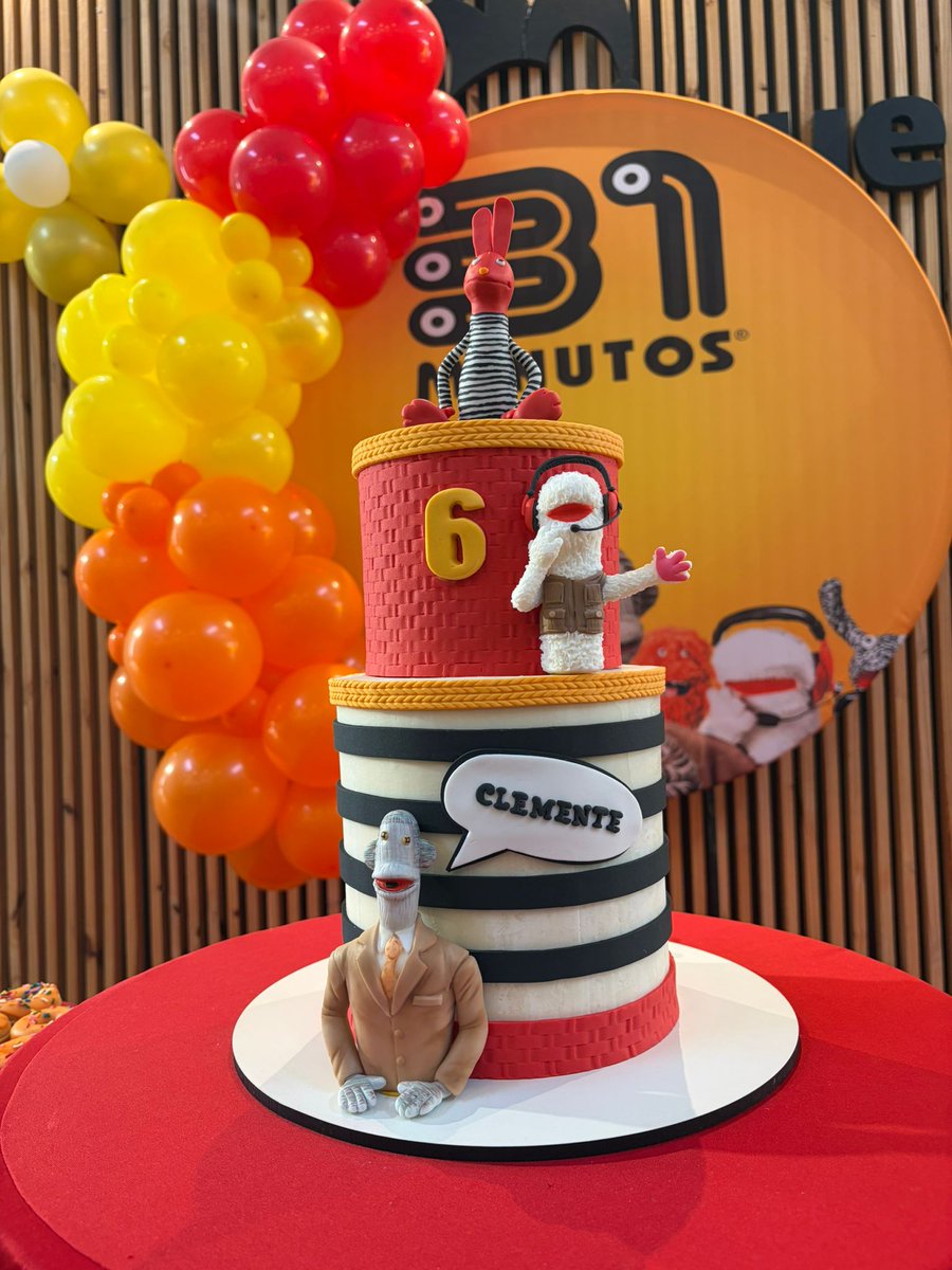 GorgaFederico's tweet photo. Cuando tu hijo hace el cumpleaños de @31minutos_tv https://t.co/ICUZO0TAfN