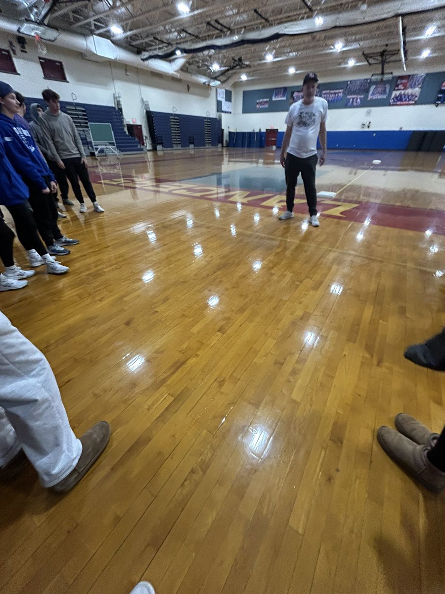 Lilly James tweet media