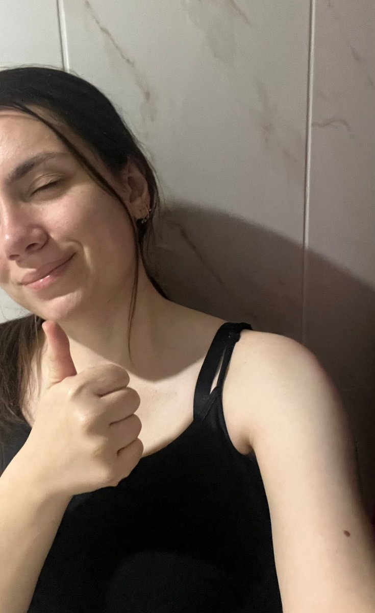 emy crufy tweet media