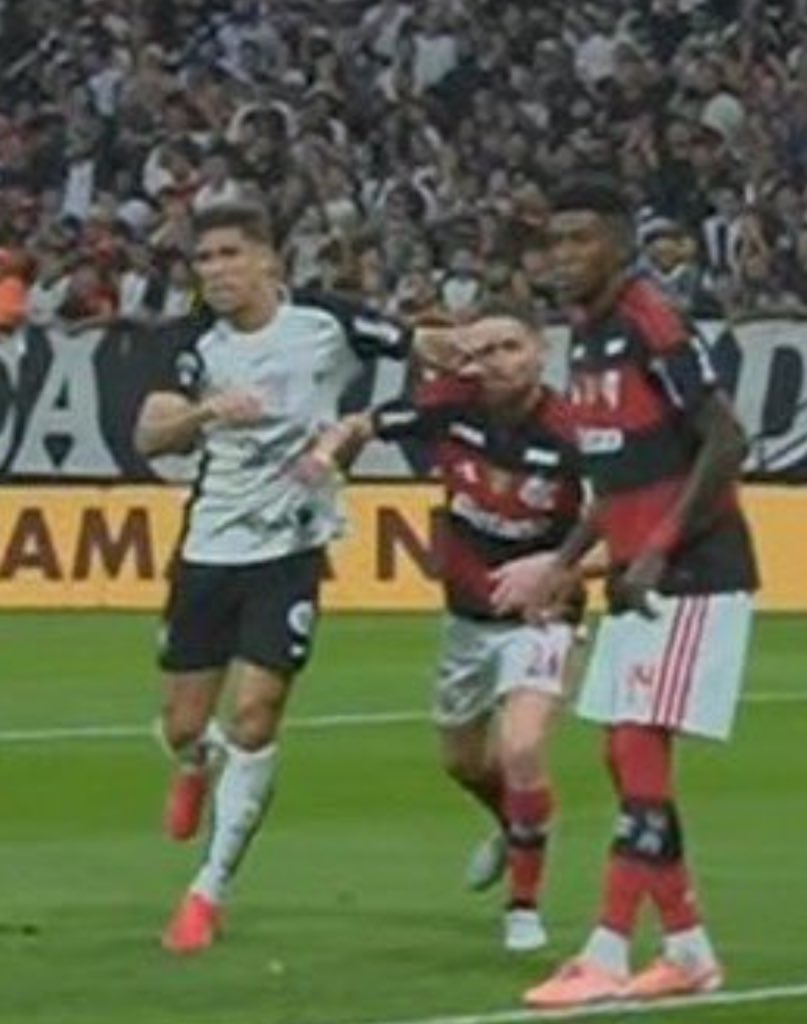 _emmanuelf_'s tweet photo. @golsdobrasil1 @ErroscontraFla Carrascal foi expulso por menos na Supercopa https://t.co/g2hsz4KuJG