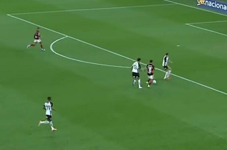 taquei pedra na cruz tweet media