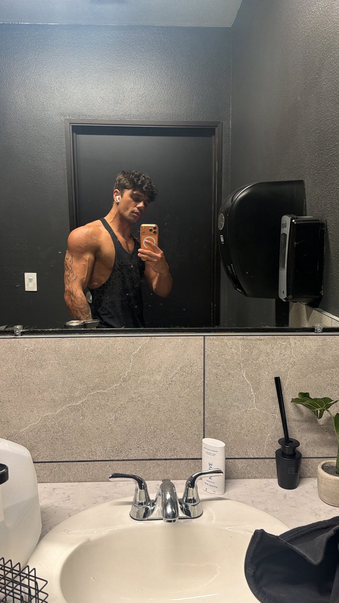 Elshredz tweet media