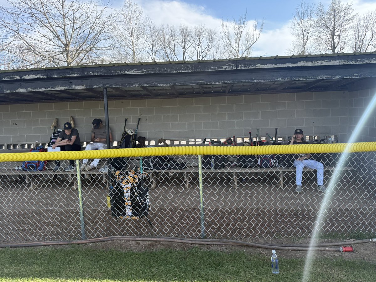 CoachAndy5Fs's tweet photo. Spent the day in Bernie and Campbell helping each of their Baseball programs raise funds to provide the best possible experiences for their student-athletes #5FsFundraising https://t.co/dCBaKQysQK