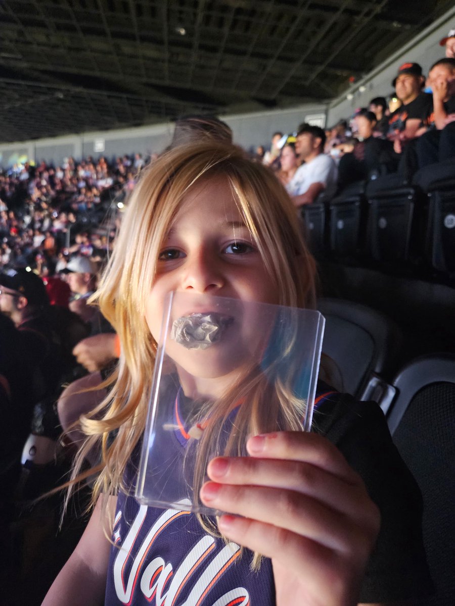 Shoshana tweet media