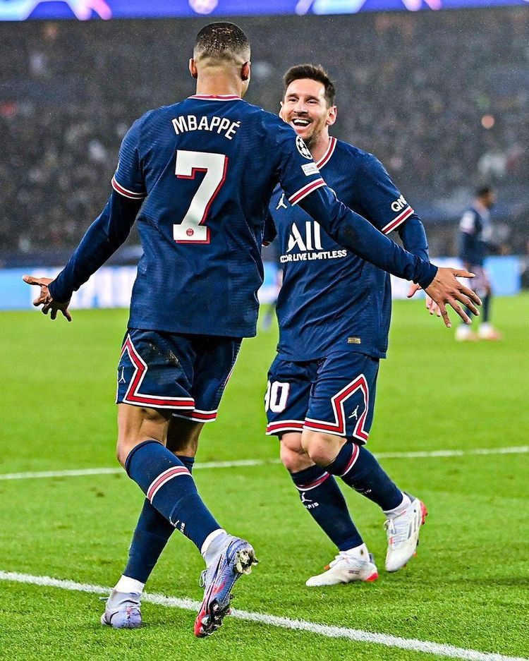 Messi Perfect Shots tweet media