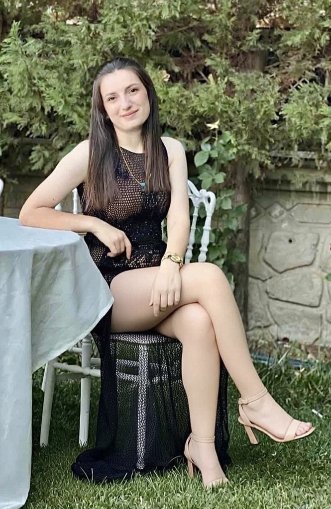 emy crufy tweet media