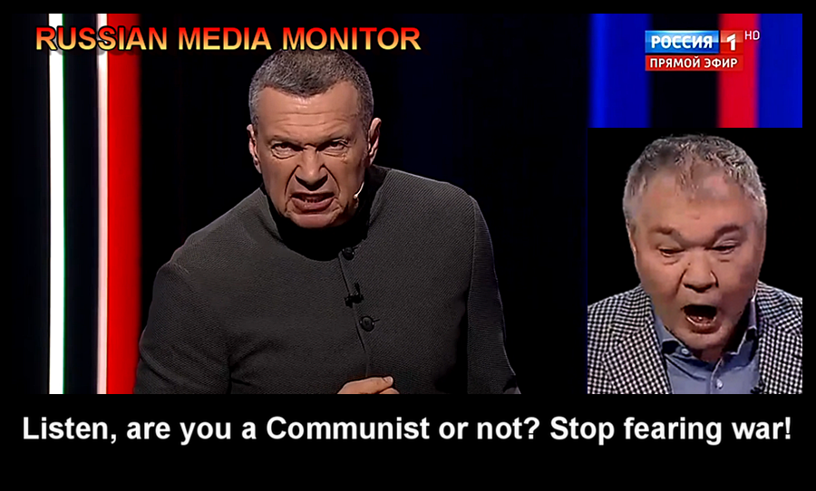 Julia Davis tweet media