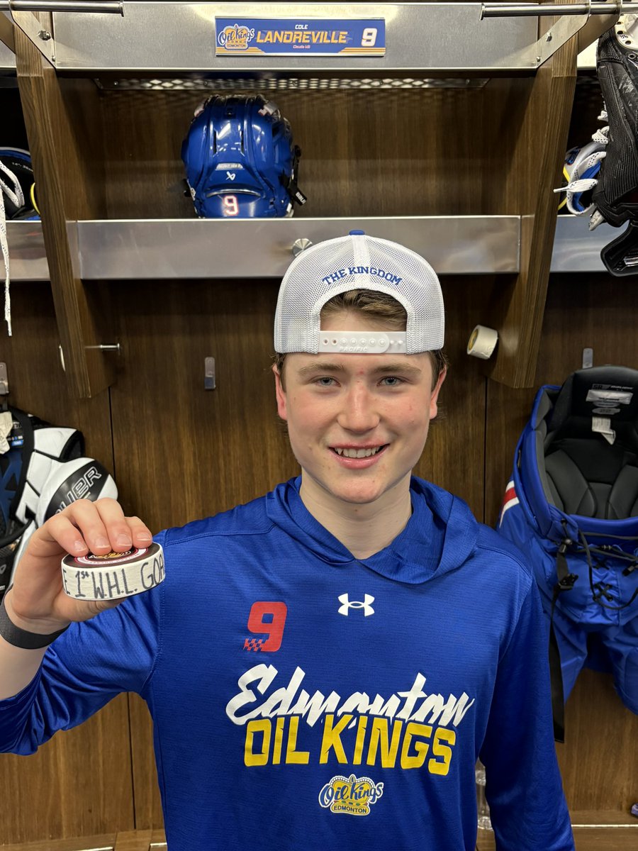 EdmOilKings's tweet photo. A night to remember for Cole! 👏🏻 https://t.co/AdslEB1A6D