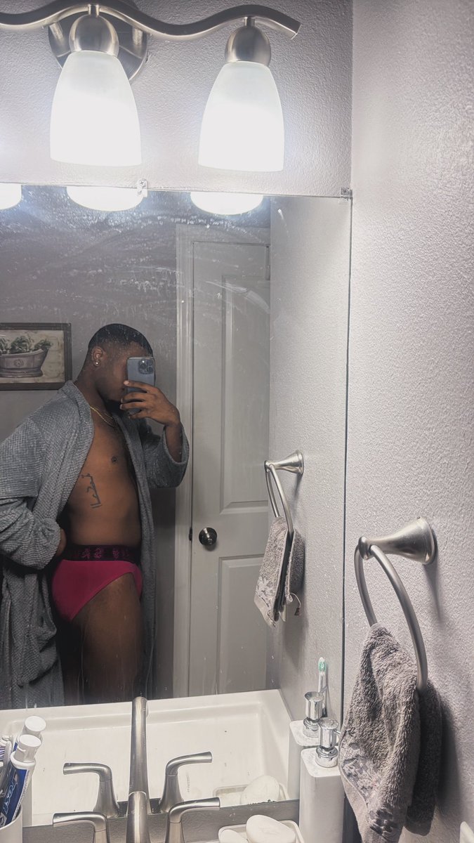 nurse bae👨🏽‍⚕️ tweet media