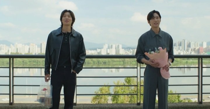 fromthescenes's tweet photo. taeseop and jisu's ways to get uiyeong's heart
#ThePracticalGuideToLoveEp8
#ThePracticalGuideToLove https://t.co/zEsPdHeF69
