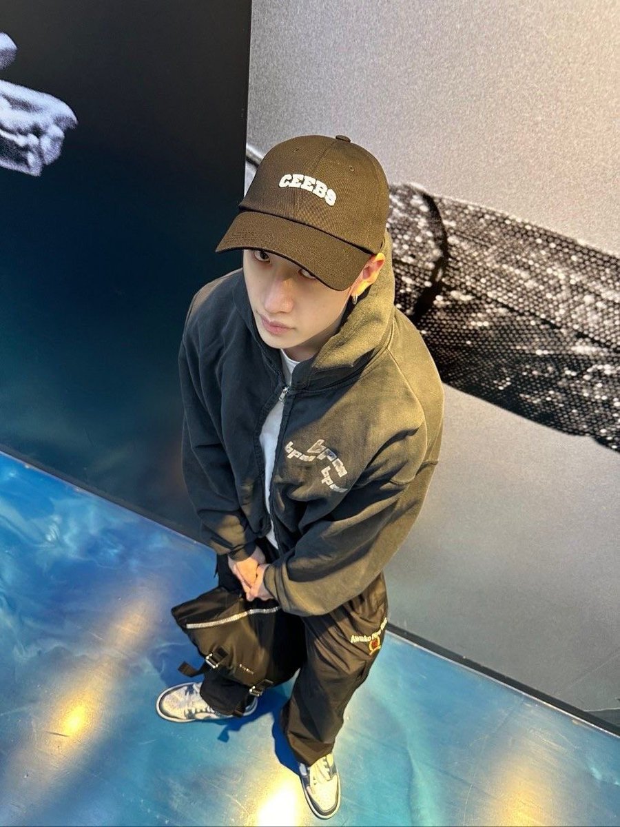 xoxo.exe🎱skz tweet media