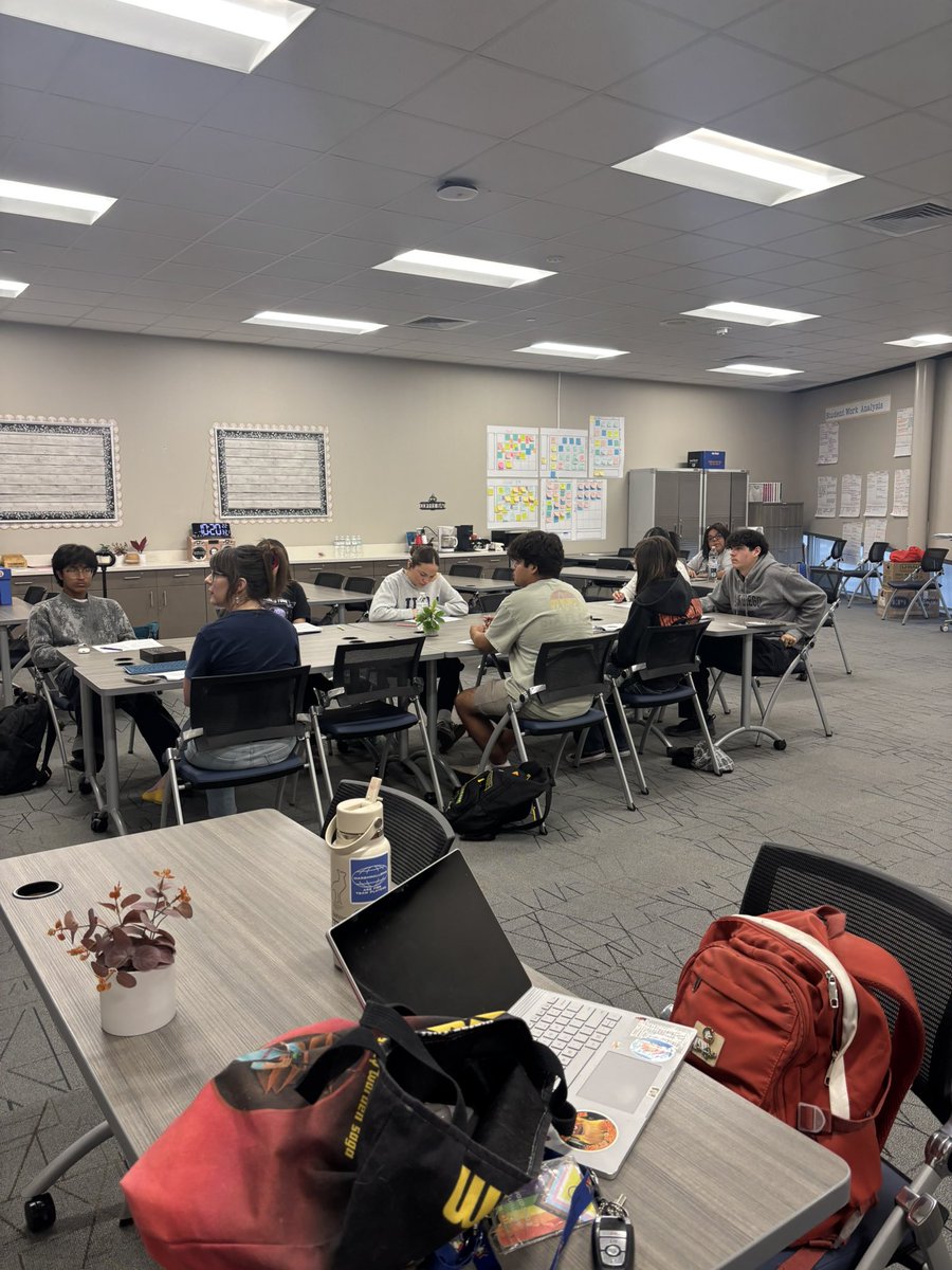 BrianoChristina's tweet photo. Kudos to these kiddos students for attending the SAT Workshop on Saturday! Sign up Now for the next session ⤵️
@RealRobRobledo @EastwoodHQ @MsLopezBrown https://t.co/1BbZOfw29N
