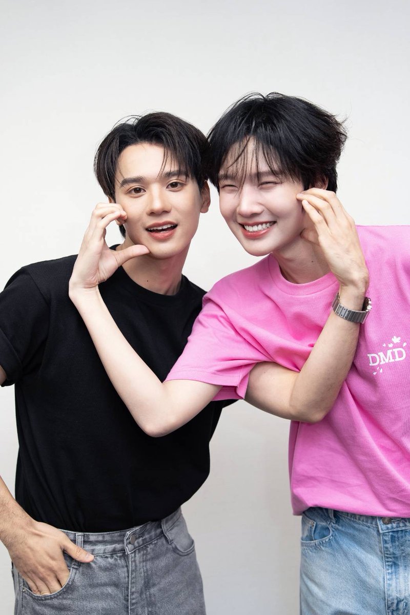 𝐷͟𝑀͟𝐷͟ 𝑊͟𝑜͟𝑟͟𝑙͟𝑑͟ 𝐼͟𝑛͟ 𝐽͟𝑎͟𝑝͟𝑎͟𝑛͟ 𝑆͟𝑡͟𝑎͟𝑟͟𝑡͟ 𝐵͟𝑙͟𝑜͟𝑜͟𝑚 🌸🌱

thank you, everyone, for coming to support 𝐷𝑀𝐷 𝑏𝑜𝑦𝑠 at the “𝐷𝑀𝐷 𝑊𝑜𝑟𝑙𝑑 𝐼𝑛 𝐽𝑎𝑝𝑎𝑛 𝑆𝑡𝑎𝑟𝑡 𝐵𝑙𝑜𝑜𝑚 (fan benefits)”. see you all at the event today! :3