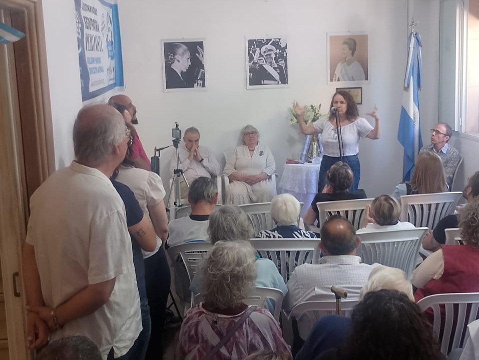 Agrupación LÍO tweet media